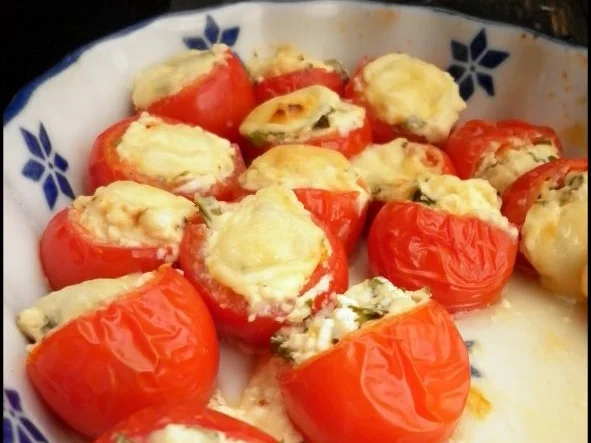 Rezept: Gefüllte Kirschtomaten und Tomaten-Paprika-Suppe Bild Nr. 4 Gefüllte Kirschtomaten und Tomaten-Paprika-Suppe - Rezept - Bild Nr. 4