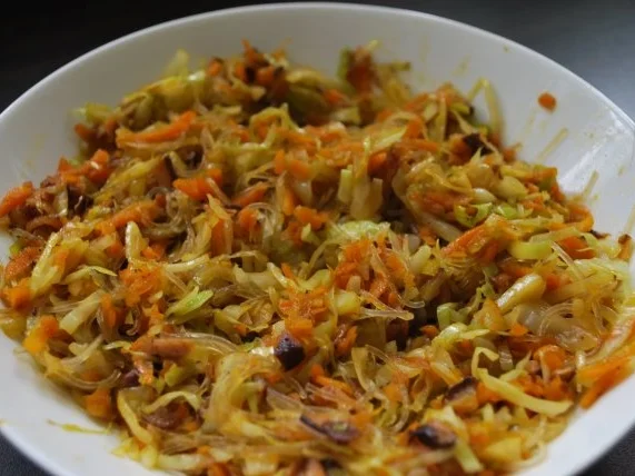 Rezept: Kleine Frühlingsrollen Bild Nr. 2 Kleine Frühlingsrollen - Rezept - Bild Nr. 2