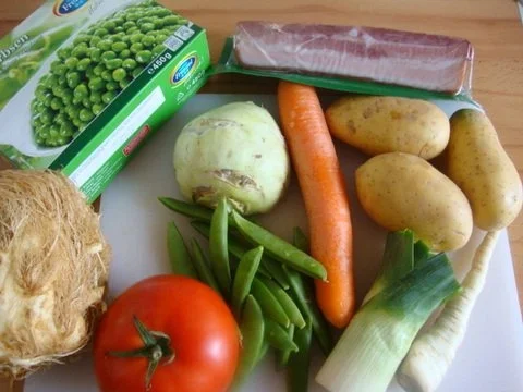 Rezept: Gemüsesuppe "Querbeet" mit kräftiger Grundlage Bild Nr. 9 Gemüsesuppe "Querbeet" mit kräftiger Grundlage - Rezept - Bild Nr. 9