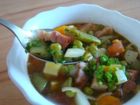 Rezept: Gemüsesuppe "Querbeet" mit kräftiger Grundlage Bild Nr. 16 Gemüsesuppe "Querbeet" mit kräftiger Grundlage - Rezept - Bild Nr. 16