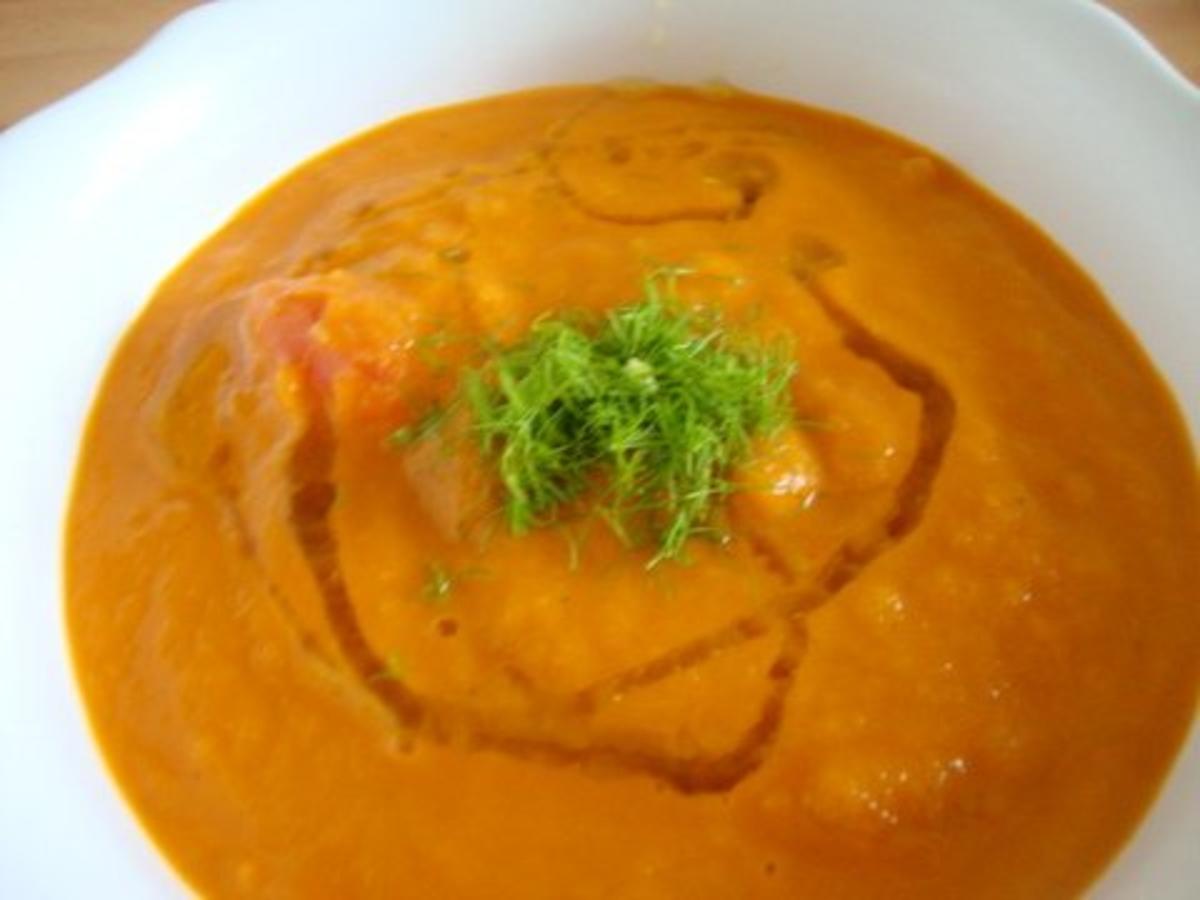 Fenchel-Tomaten-Suppe mit Garneleneinlage - Rezept