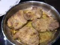 Schwein: Nackensteaks mit Zwiebeln & Zaziki - Rezept - Bild Nr. 2