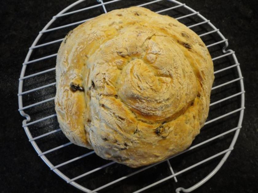 Italienisches Tomaten Oliven Brot - einfach - von emari Italienisches Tomaten Oliven Brot - einfach - von emari
