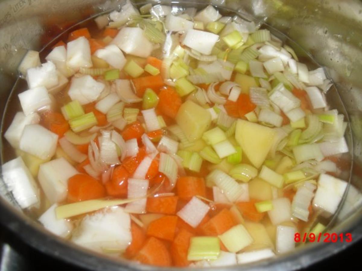 Linseneintopf mit Blutwurst und Speckwürfeln, - einfach - 31 kcal/100g