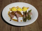 Lammcarreé mit Herzoginkartoffeln, dazu grüne Bohnen im Speckmantel - Rezept