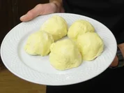 Marillenknödel mit Vinschger Marillenbrand - Rezept