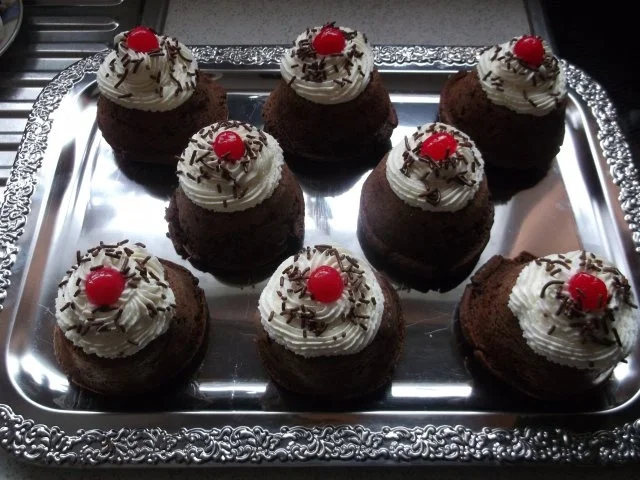 Rezept: Cupcakes "Schwarzwälder Kirsch" Cupcakes "Schwarzwälder Kirsch" - Rezept