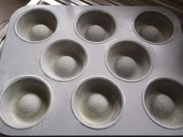 Rezept: Cupcakes "Schwarzwälder Kirsch" Bild Nr. 3 Cupcakes "Schwarzwälder Kirsch" - Rezept - Bild Nr. 3