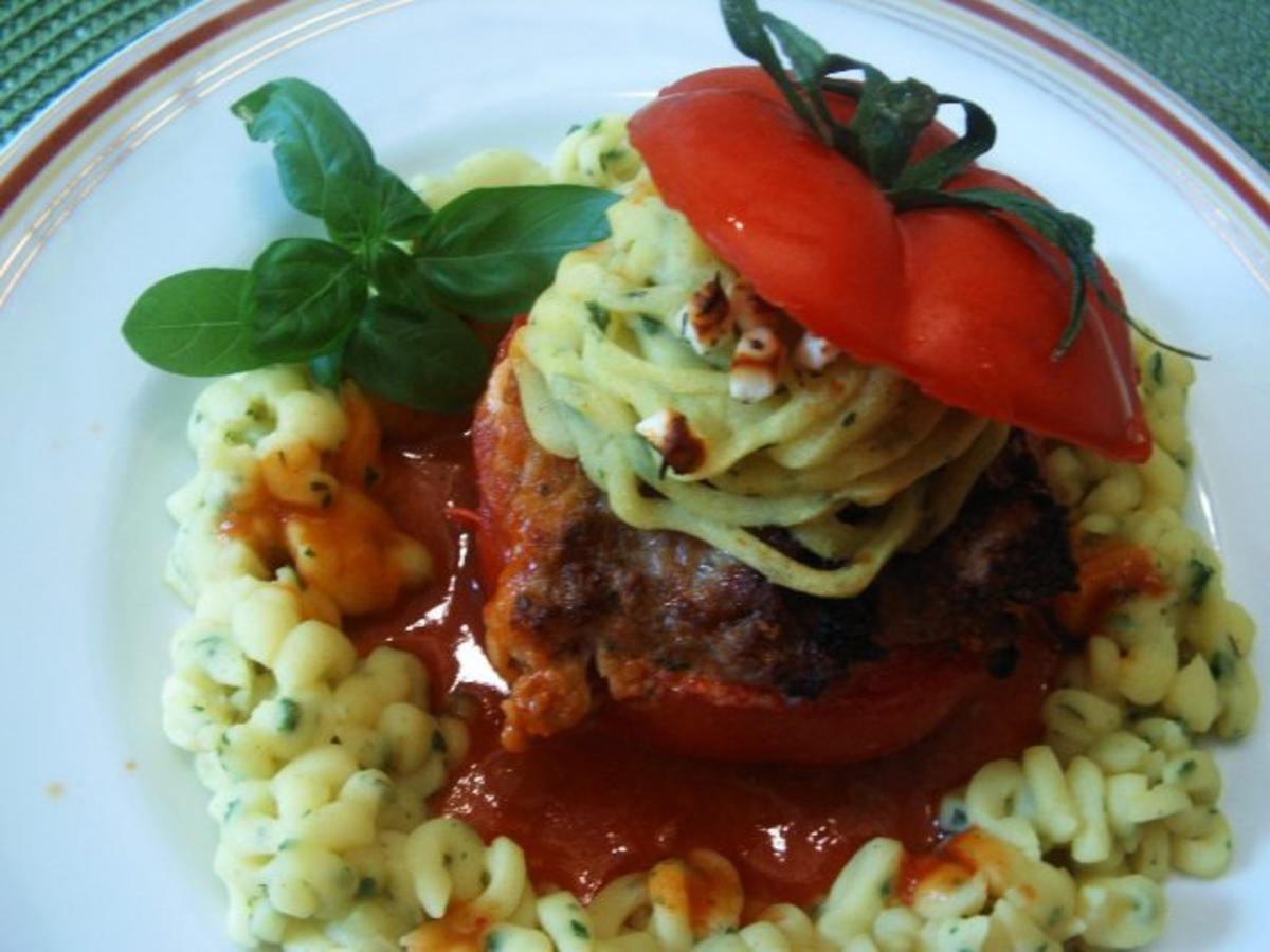 Bilder für Tomaten gefüllt mit Kartoffelhäubchen - Rezept