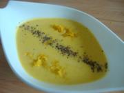 Kürbis-Orangensuppe mit Zimtcroûtons - Rezept