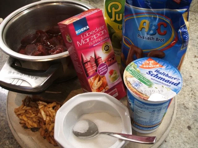 Rezept: Dessert: Schmandcreme mit Zwetschgenkompott Bild Nr. 2 Dessert: Schmandcreme mit Zwetschgenkompott - Rezept - Bild Nr. 2