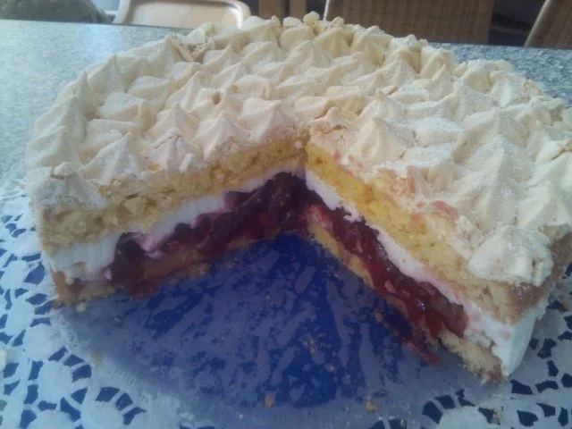 Pflaumen-Baiser-Torte - Rezept