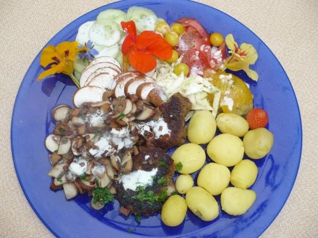 Rezept: Rohkost mit veganer Boulette Rohkost mit veganer Boulette - Rezept