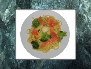 Rezept: Spaghetti und Räucherlachs verbinden sich Spaghetti und Räucherlachs verbinden sich - Rezept