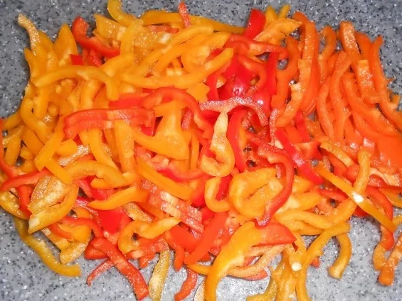 Rezept: Nudelsalat *bunter Herbst* Bild Nr. 5 Nudelsalat *bunter Herbst* - Rezept - Bild Nr. 5