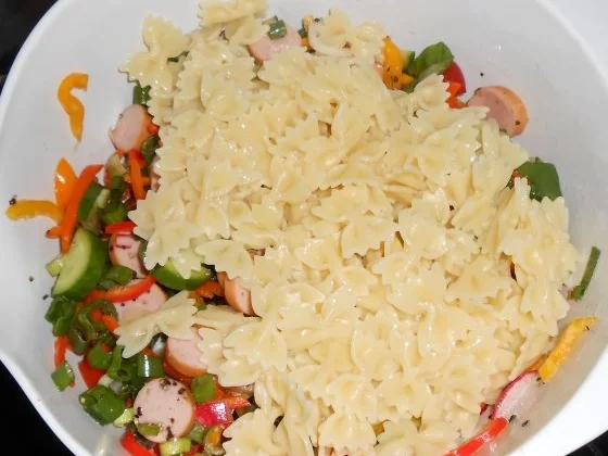 Rezept: Nudelsalat *bunter Herbst* Bild Nr. 11 Nudelsalat *bunter Herbst* - Rezept - Bild Nr. 11