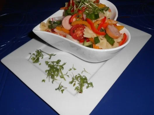 Rezept: Nudelsalat *bunter Herbst* Bild Nr. 13 Nudelsalat *bunter Herbst* - Rezept - Bild Nr. 13