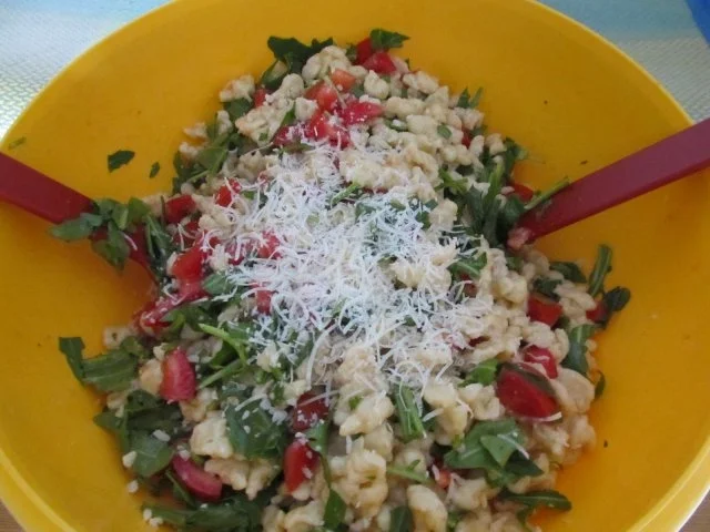 Rezept: Spätzlesalat Bild Nr. 2 Spätzlesalat - Rezept - Bild Nr. 2