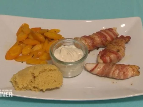 Baconhähnchen in Senf-Honig-Marinade mit Estragonmöhrchen, Orangencouscous - Rezept