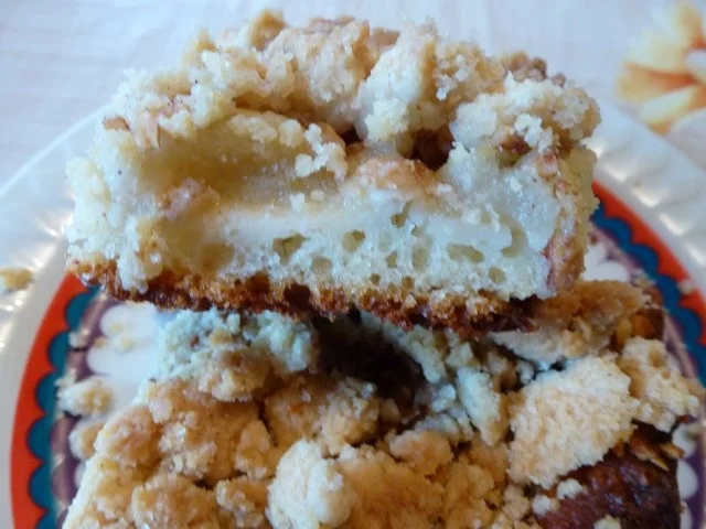 Rezept: Knuspriger Apfel-Nuss-Zimt-Streuselkuchen Knuspriger Apfel-Nuss-Zimt-Streuselkuchen - Rezept