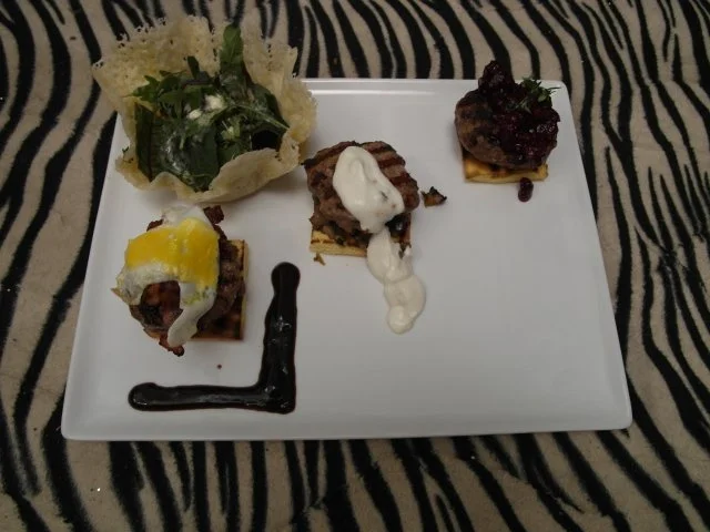 Dreierlei Burger mit Wildkräutersalat - Rezept