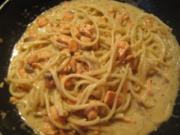 Spaghetti in leichter Lachs-Sahne-Sauce - Rezept