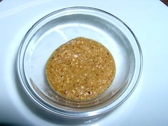 Süßer Senf mit Kubebenpfeffer und Chili - Rezept