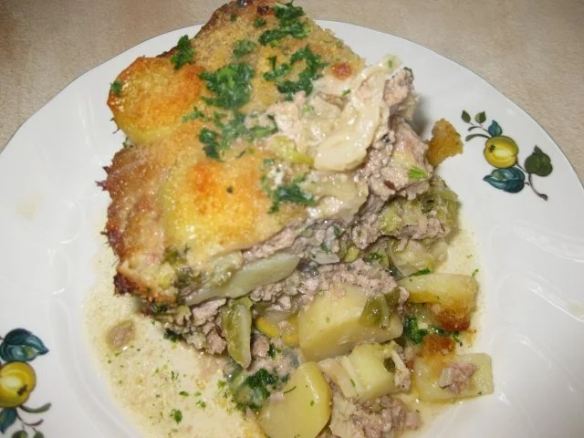 Rezept: Wirsing-Hackfleisch-Kartoffel-Auflauf Bild Nr. 2 Wirsing-Hackfleisch-Kartoffel-Auflauf - Rezept - Bild Nr. 2