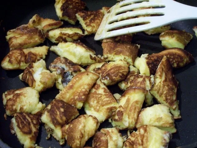 Kaiserschmarren mit Zwetschgenröster - Rezept - Bild Nr. 7