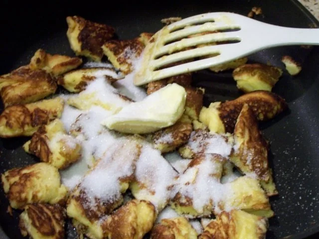Kaiserschmarren mit Zwetschgenröster - Rezept - Bild Nr. 8