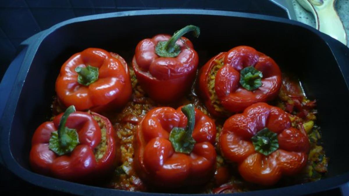 Gefüllte Paprika mit Gemüsehackfleischsoße - Rezept - Bild Nr. 10