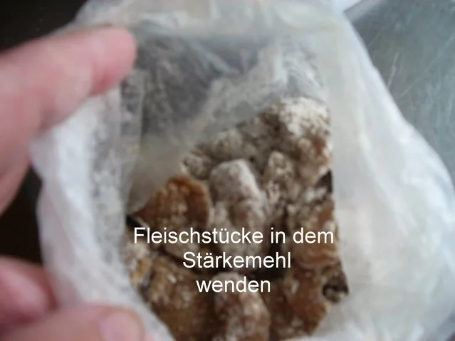 Knusprig gebratene Hähnchenbrust auf gebratenen Chinanudeln - Rezept - Bild Nr. 7