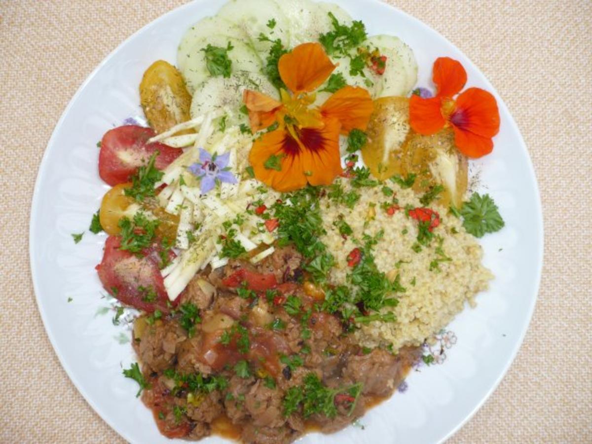 Vegane Gulasch Mit Hirse Und Rohkost Rezept Kochbar De