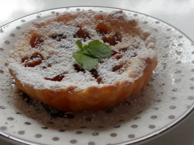 Feine Zwetschgen-Zitronen-Tartelettes - Rezept