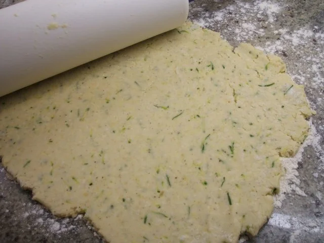 Kartoffeln: Kartoffel-Roulade mit Zucchini-Pilz-Füllung - Rezept - Bild Nr. 7