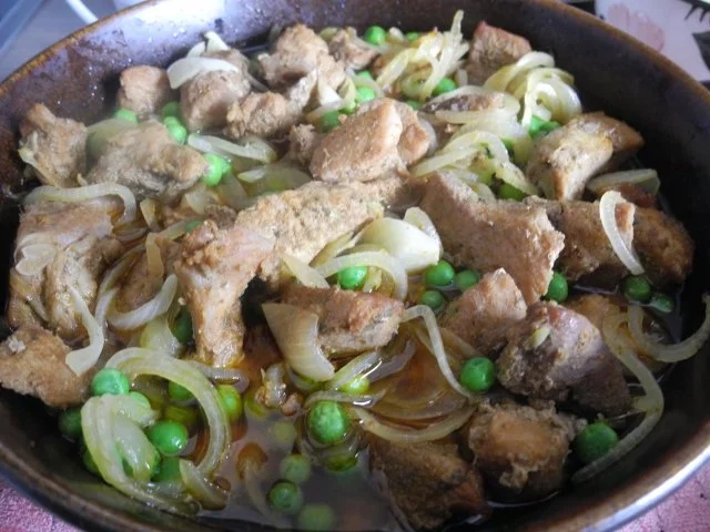 Gulasch : Zwiebel - Erbsen - Gulasch...aus dem kleinen Zaubertopf* - Rezept - Bild Nr. 17