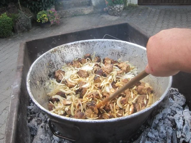 Zwiebelfleisch-Spiessbraten - Rezept - Bild Nr. 7