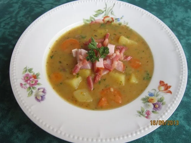 Kartoffelsuppe mit Kassler - Rezept