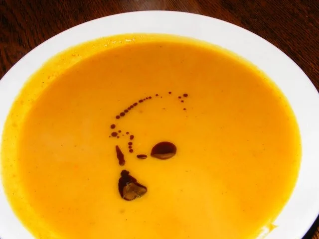 Suppe: Kürbissuppe mit einem Hauch Asien - Rezept