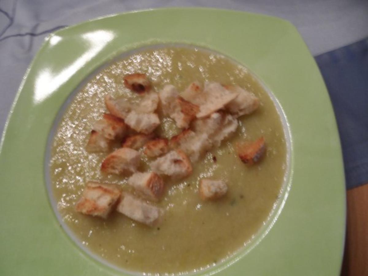 Lauchcremesuppe mit Lauch und Zwiebel - Rezept mit Bild - kochbar.de