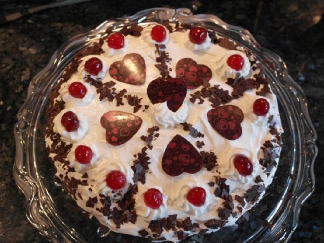 Vereinfachte Schwarzwälder Kirschtorte - einfach - von Sri_Devi Vereinfachte Schwarzwälder Kirschtorte - einfach - von Sri_Devi