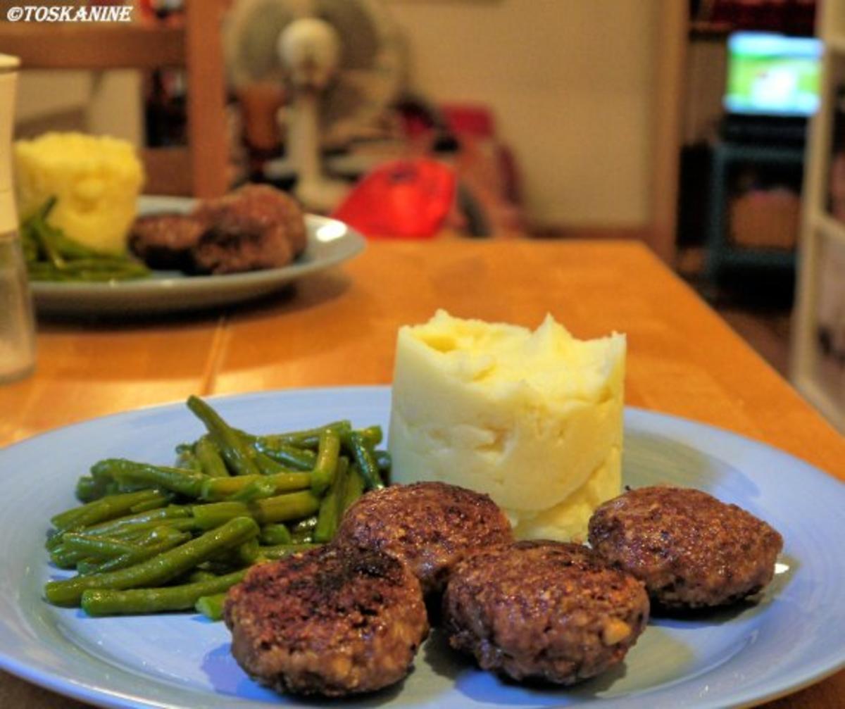 Erdnussbouletten, Kartoffel-Knoblauch-Püree, Butterbohnen - Rezept - Bild Nr. 13