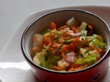 Frischer Karotten-Gurken-Salat mit Orangen-Senf-Dressing - Rezept