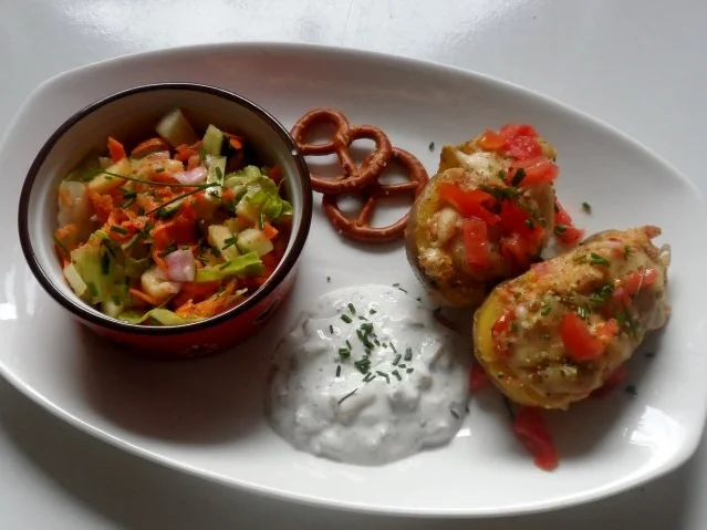 Herzhafte Ofenkartoffeln mit Bergkäse-Speck-Füllung - Rezept - Bild Nr. 13