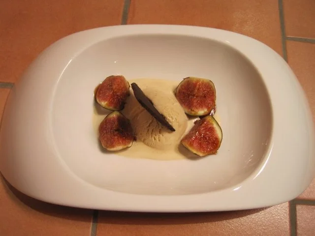 Weißes Kaffeeeis mit Portweinfeigen - Rezept