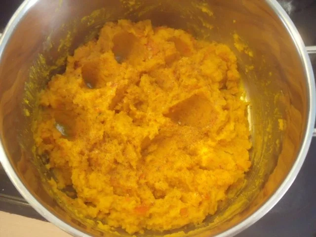 Kürbis-Spinatstrudel mit Trüffelsoße und Pilzen - Rezept - Bild Nr. 3