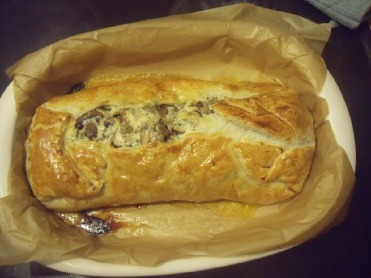 Kürbis-Spinatstrudel mit Trüffelsoße und Pilzen - Rezept - kochbar.de