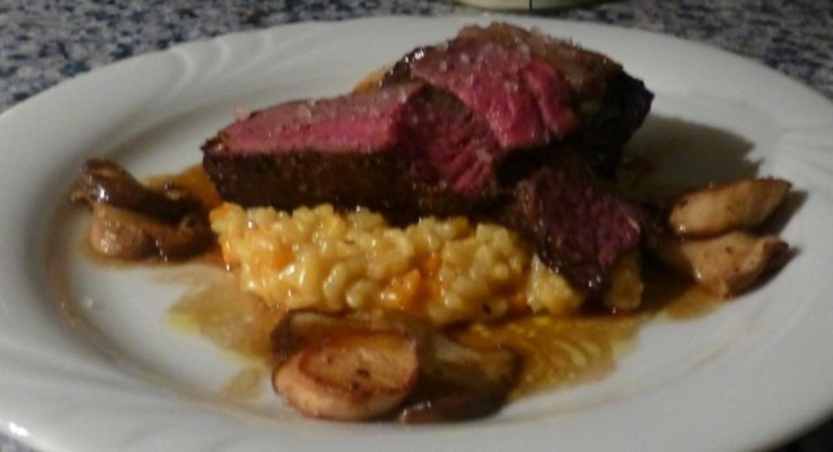 Kürbisrisotto mit Entrecote und warmem Steinpilzsalat - Rezept - kochbar.de