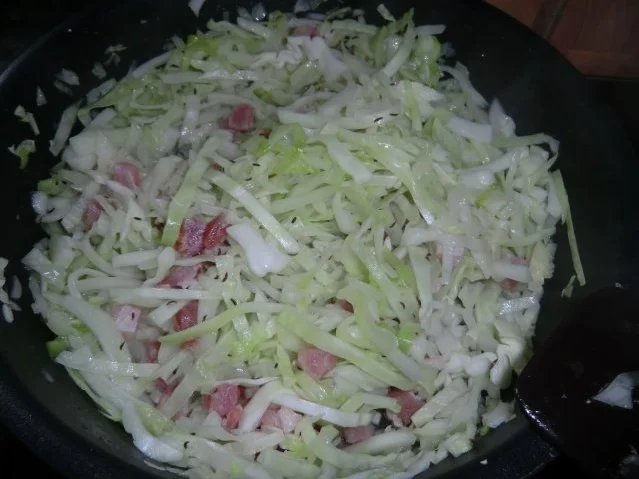 Rezept: Angeschwitzter Krautsalat Bild Nr. 2 Angeschwitzter Krautsalat - Rezept - Bild Nr. 2