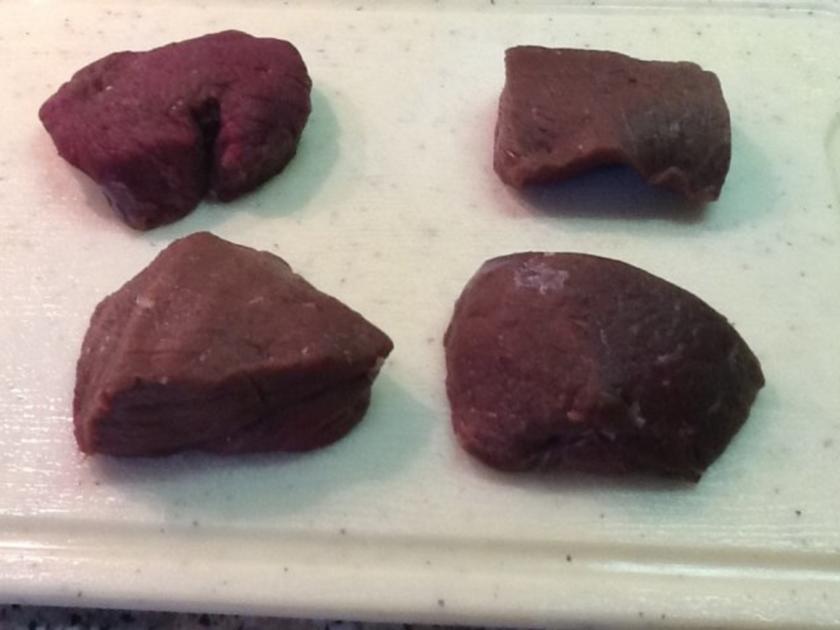 Hirschmedaillons mit Hagebuttensoße - einfach - von Shalimare